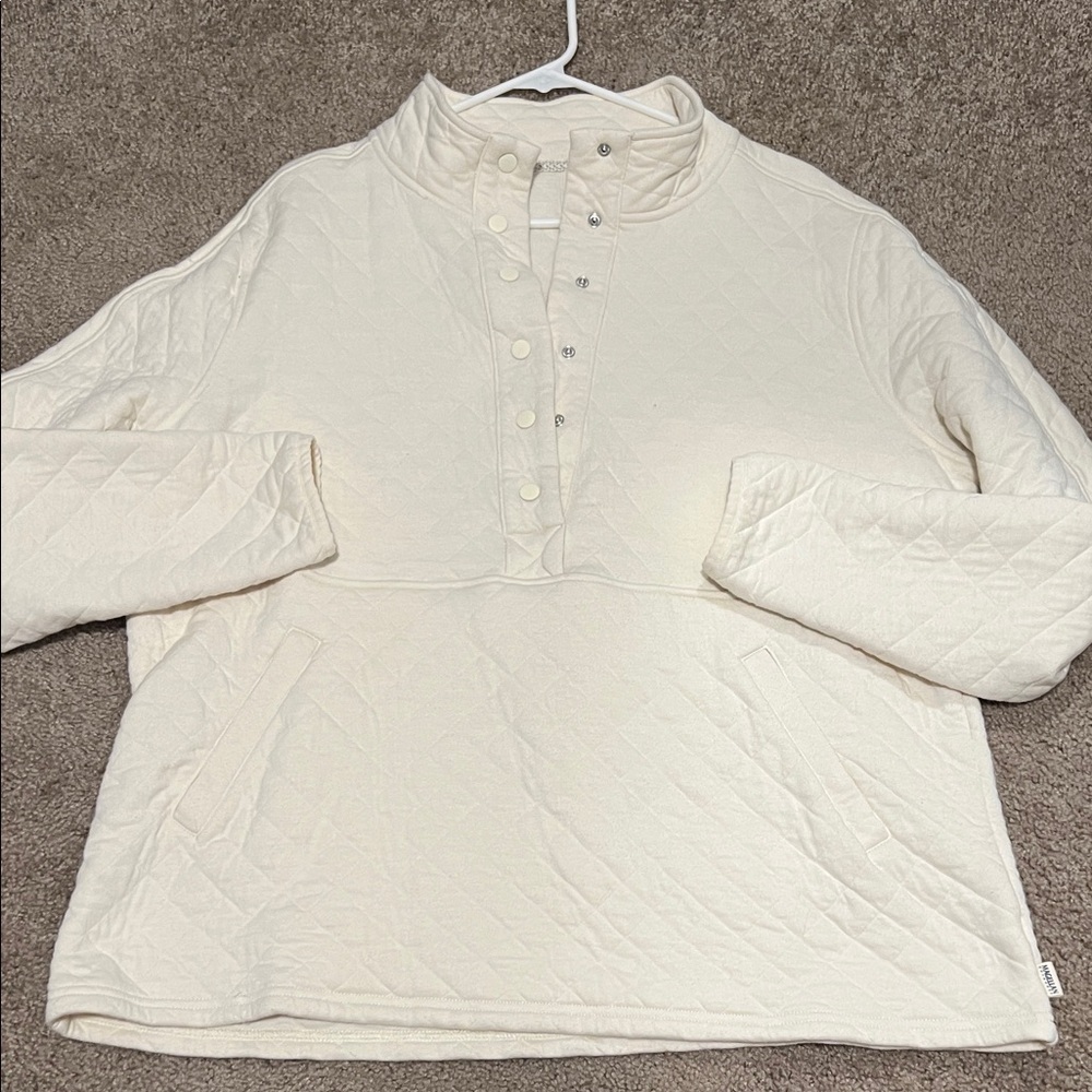 Magellan Outdoors Cream Quilted Pullover